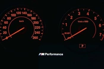 Логотип M Performance на приборной панели ﻿BMW в Архангельске от SM Chip
